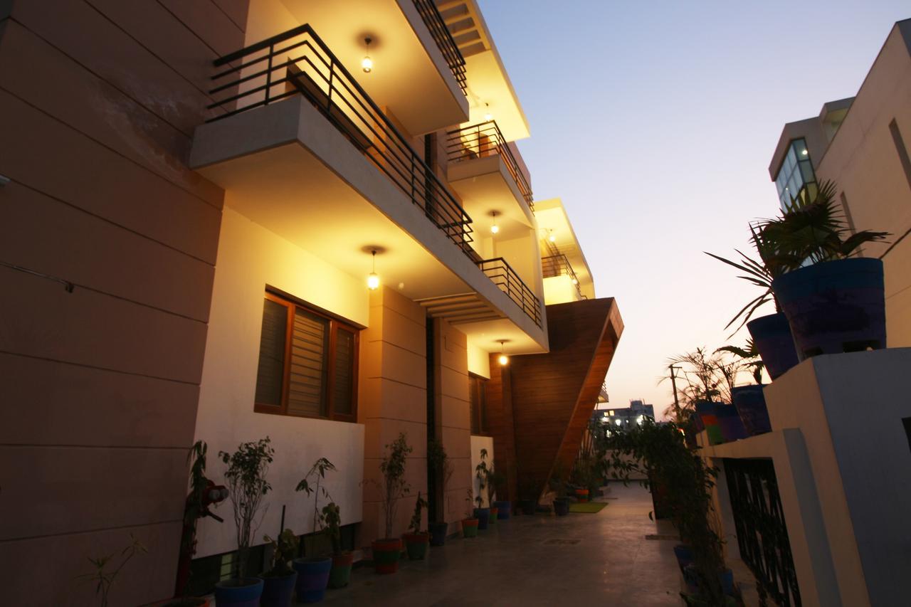 Atithi Suites - An Ahg Hotel Greater Noida Exterior photo